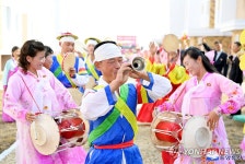 북한, 평양 만경대구역 농장마을에 새 주택 입주