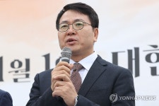 인사말하는 김정욱 정책관
