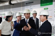 김태흠 충남지사, 중국서 AI 양돈빌딩 벤치마킹