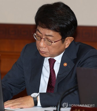 국무회의 참석한 국토부 장관