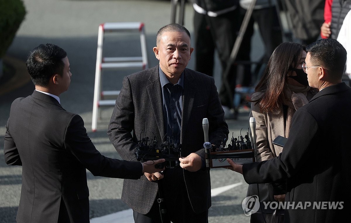 윤석열 부부 공천 개입 의혹 핵심 명태균 대리 변호사 사임, 추가 변호인 고려 중