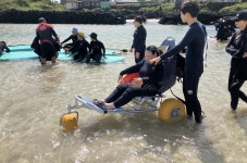 인생에서 가장 많이 웃어본 무장애 해수욕장 체험