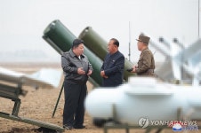 북한 김정은, 자폭공격형 무인기 성능시험 지도