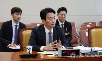 의원 질의에 답변하는 박장범 한국방송공사 사장후보자
