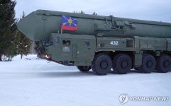 우크라 300㎞ 서방 미사일에 러 5800㎞ ICBM 맞불놨나