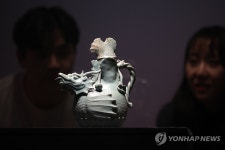푸른 빛으로 정교하게 빚은 아름다움…고려 상형청자와 마주하다(종합)