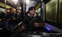 새벽을 달리는 자율주행버스, 첫 운행