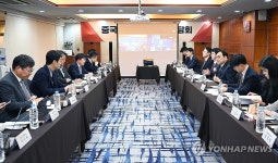 중국 무역·투자기업 간담회 주재하는 정인교 본부장