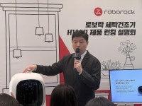 로보락 올인원 세탁건조기 신제품을 소개하는 프로덕트 마케팅 매니저