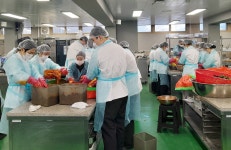 춘천한샘고 학생들, 소외계층에 사랑의 김치 나눔 펼쳐