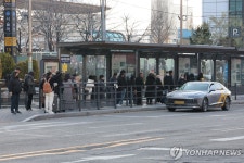 철도노조 총파업 돌입, 택시 기다리는 시민들