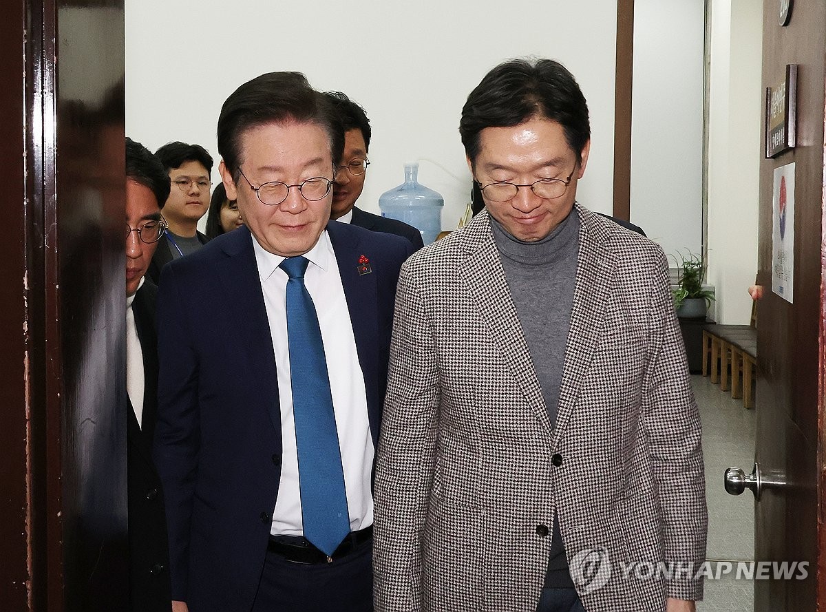이재명-김경수, 통합 강조하며 민주주의 수호에 공동노력 중
