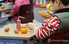 밥 대신 빵…대전·세종·충남 각급 학교도 대체급식 비상