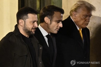 파리 간 트럼프, 취임 전 정상외교 시작…