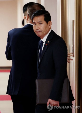 김선호 국방장관 직무대행, 국무위원 간담회 참석
