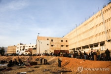 시리아 군병원 영안실에 고문 흔적 시신 40여구 발견