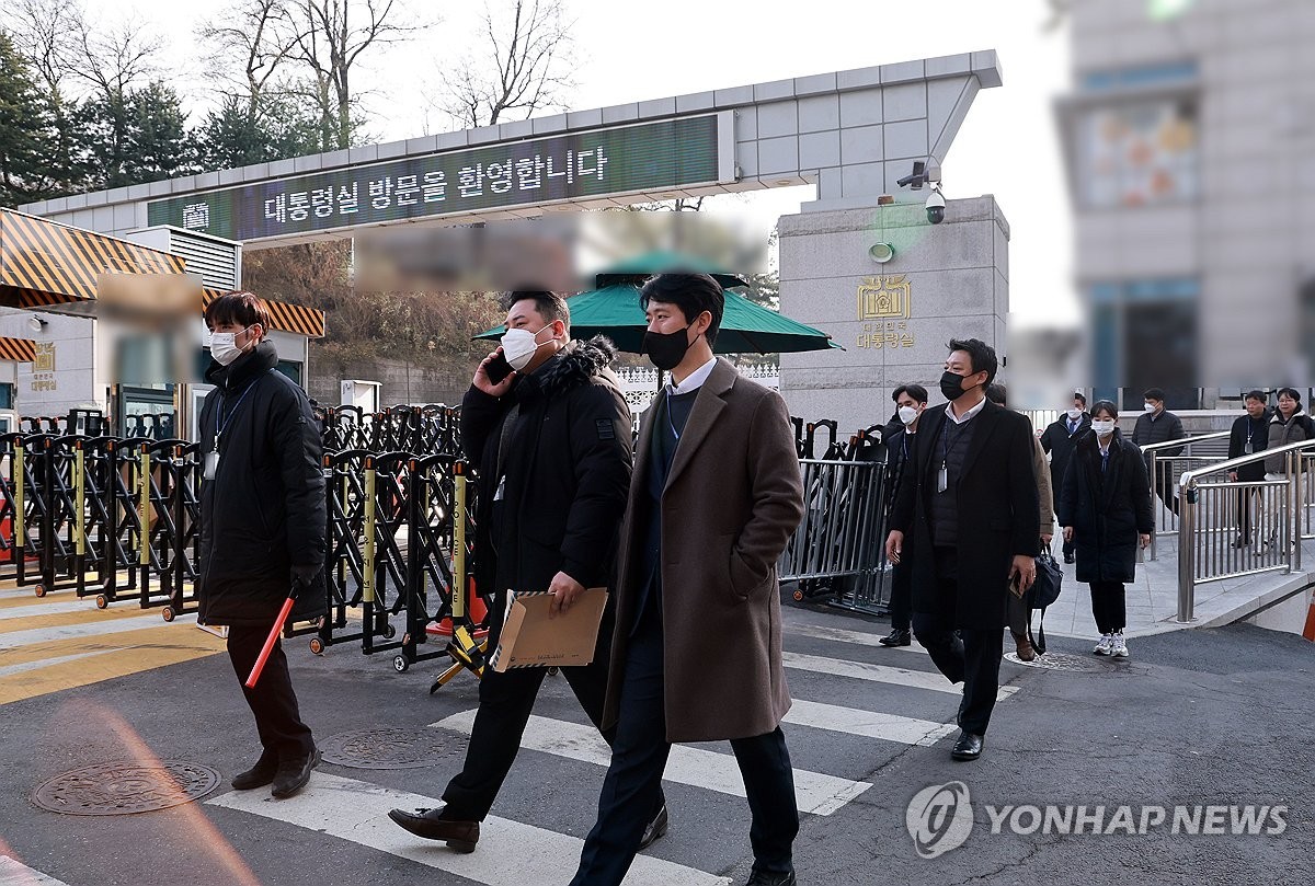 경찰, 대통령실과 삼청동 안가 압수수색 재시도하여 CCTV 영상과 계엄 관련 문건 확보 시도