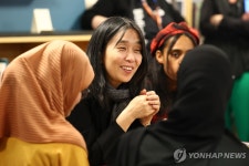 한강 작가, 학생들과 대화