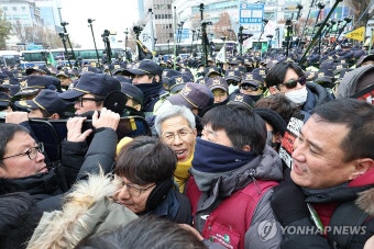 민주노총·윤석열 퇴진비상행동 대통령실 행진