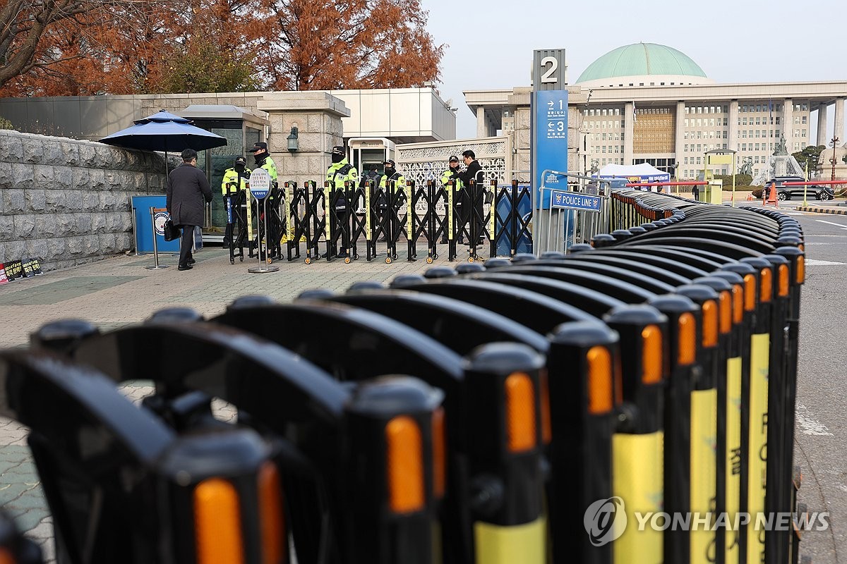 내란특검, 윤석열 전 대통령 현관 출입 사안 공개