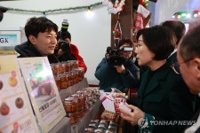 오영주 장관, 대전 송강전통시장 찾아 민생현장 점검