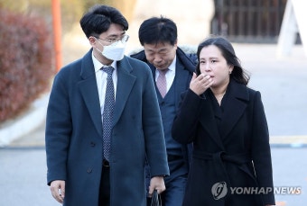 탄핵 심판 변론준비기일 참석하는 최재해 감사원장 측 변호인들