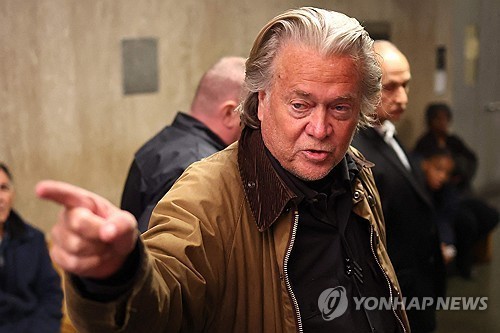 트럼프 대통령, 무역 정책 변화로 국제 경제 영향 증폭 중