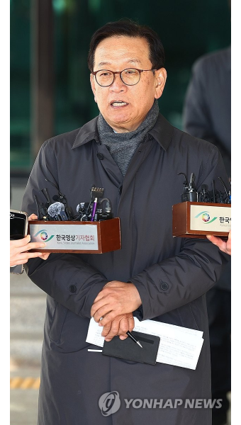 입장 밝히는 석동현 변호사