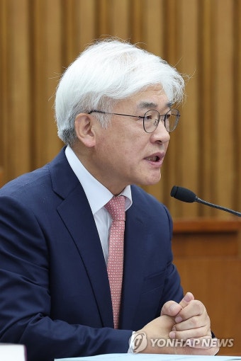 답변하는 마은혁 헌법재판관 후보자