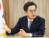 신년 인터뷰하는 김동연 경기도지사
