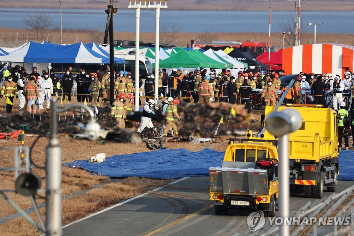 제주항공 참사 현장 조사와 분석 작업 본격화...국내외 단위 특별점검 실시 현황 - 한미 합동조사팀 현지 임시본부 증설, 사망자 신원 확인 작업 이어져