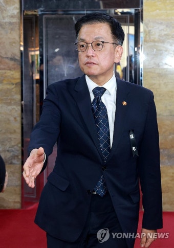 우원식 국회의장 예방한 최상목 권한대행