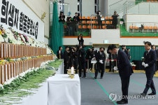 최상목 권한대행, 무안 합동분향소 조문