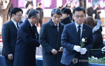최상목 권한대행, 제주항공 사고 서울시청 합동분향소 조문
