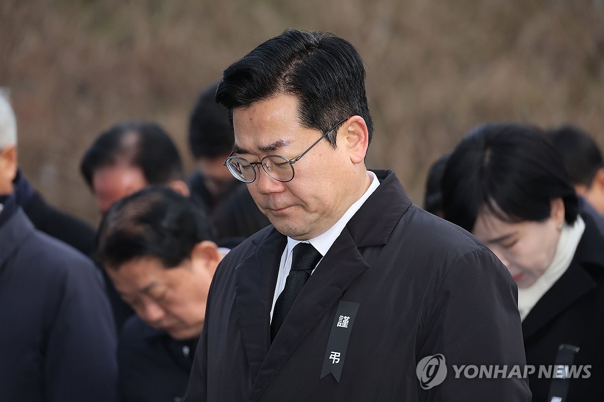 2025년 새해, 여야 지도부 현충원 참배로 국가 영웅 기리며 희망 다진다