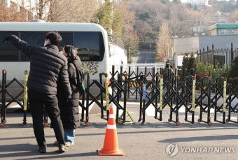 영장집행 앞둔 대통령 관저 앞 경계근무