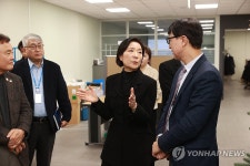 오영주 장관, 수출 중소기업 현장 방문