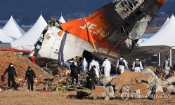 마무리 수색 작업으로 분주한 사고 현장