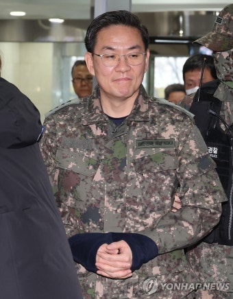 이진우 수방사령관, '내란 혐의 국조 특위' 출석