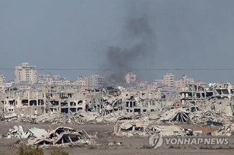 트럼프 대통령, 가자 주민 이주 정책 제안 파문 여론 공방