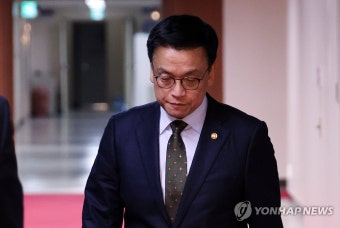 국무회의 입장하는 최 권한대행
