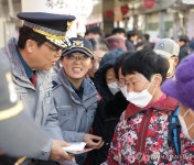 경북경찰청장 설맞이 청송 전통시장 점검