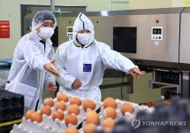 식용란 선별포장업체 방문한 송미령 장관
