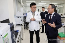 고기동 행안부 장관 직무대행, 광주과학수사연구소 방문
