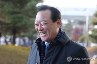 기뻐하는 송철호 전 울산시장