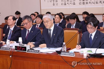 답변하는 천대엽 법원행정처장