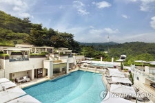 서울신라호텔, 야외 수영장 어번 아일랜드 개장 앞당겨