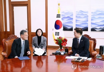 우원식 의장, 조셉 윤 주한미국대사대리 접견