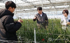 청년농업인 영농 현장 방문한 권재한 청장