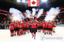 관세전쟁 중 아이스하키 대결…트럼프 전화응원에도 캐나다 승리